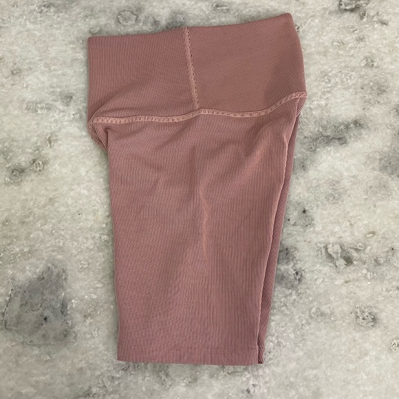 Beyond Yoga Ribbed Mauve Bike Shorts - Picture 8 of 14